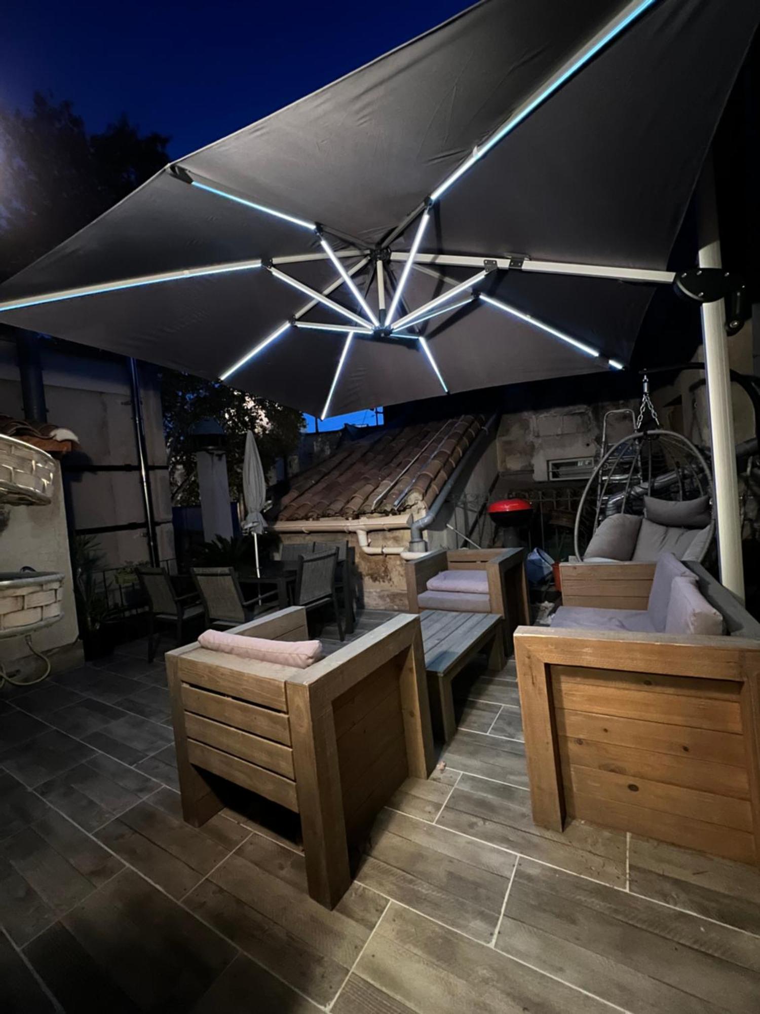 Renove, Vue Sur Palais Des Papes, Terrasse Et Wifi Troisieme Etage Appartement Avignon Buitenkant foto